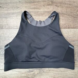 Brooks 3 Pocket Sports Bra Running Hiking Workout Gym Yoga Stretch Supportive